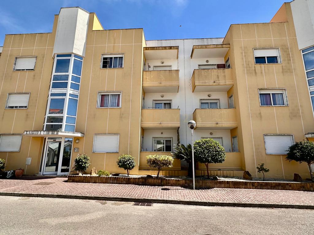 Venda T1 com Terraço Privativo em Condomínio Fechado no Carregado - Image 29