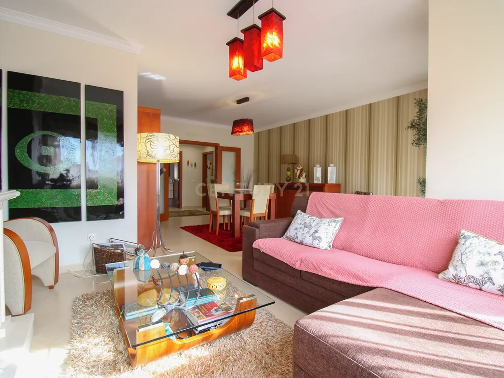 Apartamento T3 centro Palmela - Image 2