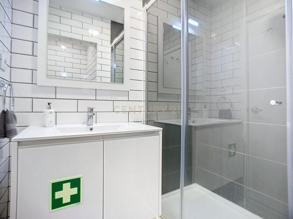 Apartamento T3 Deslumbrante à Beira-Mar - Vista para a Praia das Milícias/Açores - Image 17
