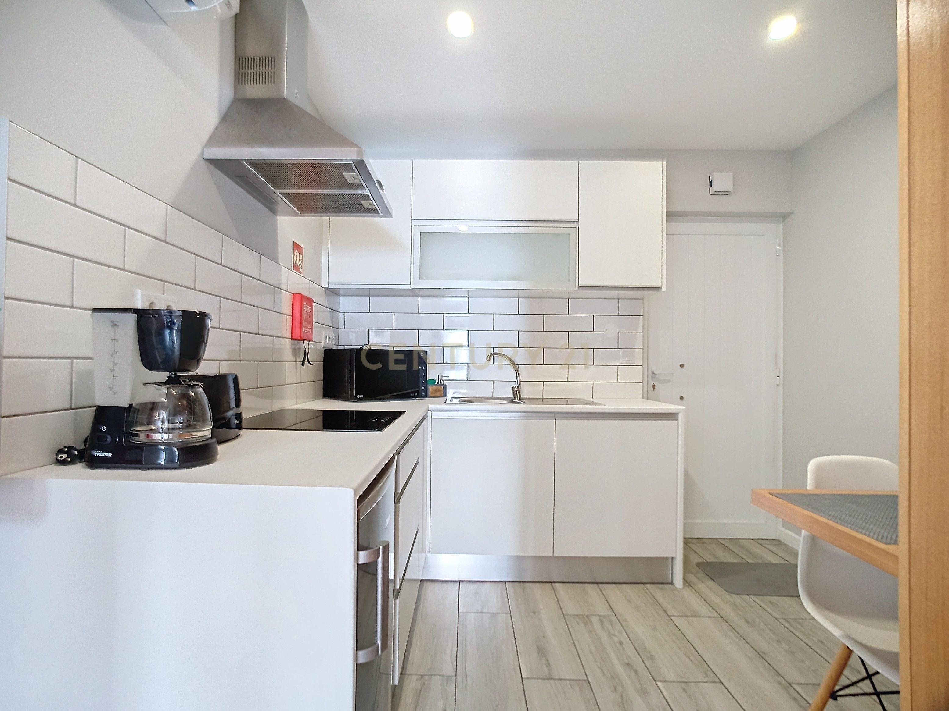 Apartamento T3 Deslumbrante à Beira-Mar - Vista para a Praia das Milícias/Açores - Image 18