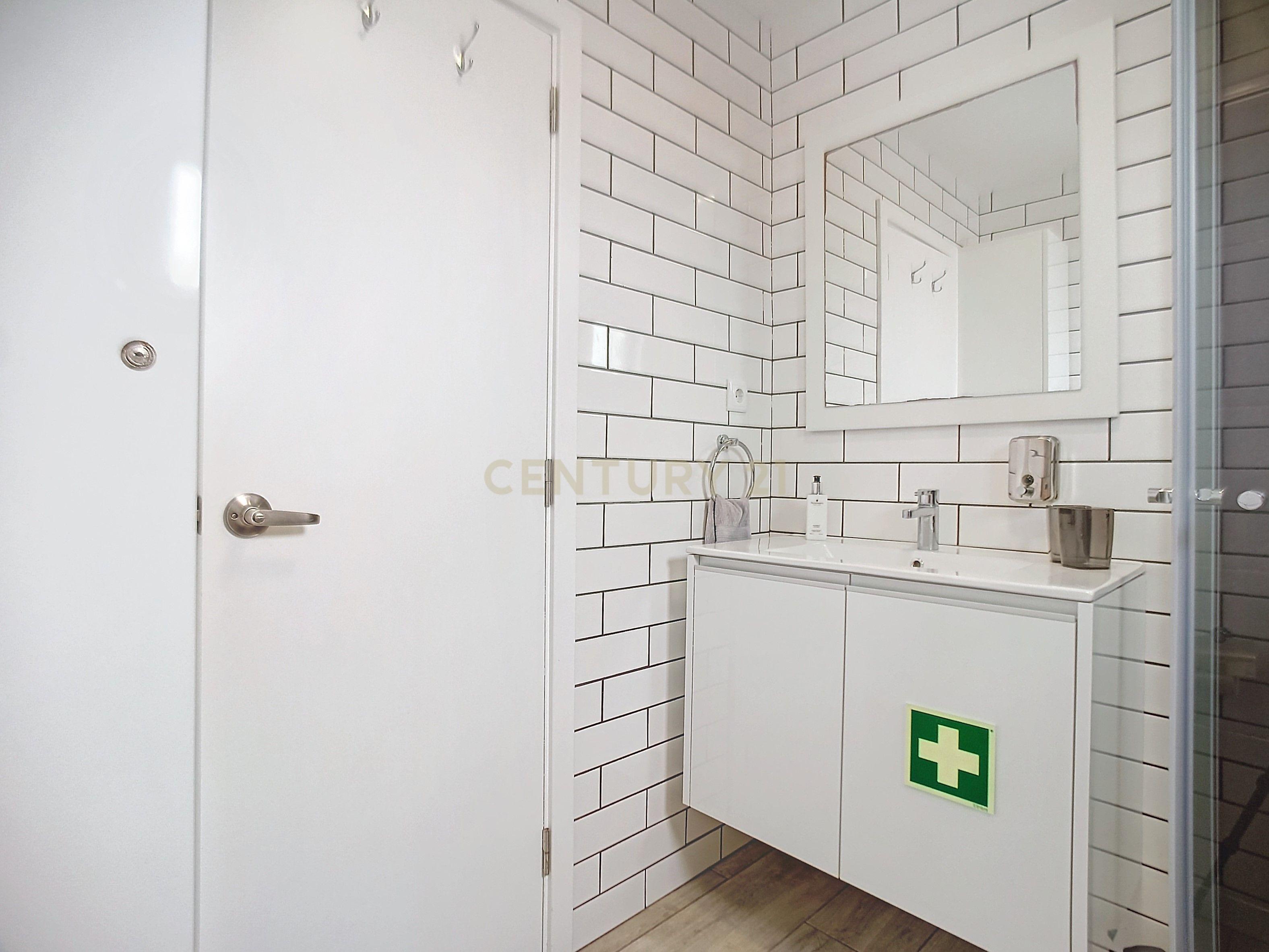 Apartamento T3 Deslumbrante à Beira-Mar - Vista para a Praia das Milícias/Açores - Image 29