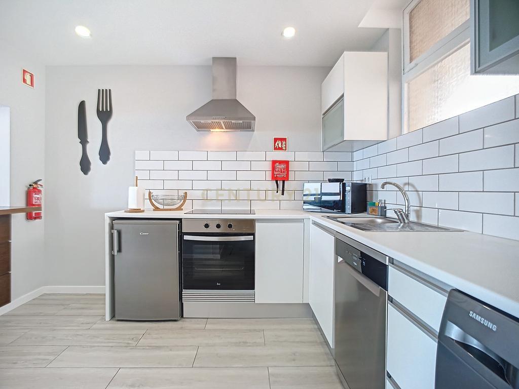 Apartamento T3 Deslumbrante à Beira-Mar - Vista para a Praia das Milícias/Açores - Image 3