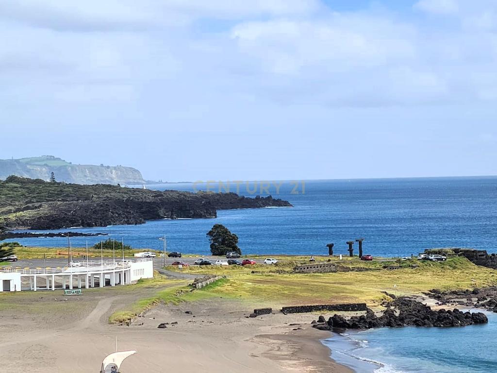 Apartamento T3 Deslumbrante à Beira-Mar - Vista para a Praia das Milícias/Açores - Image 35