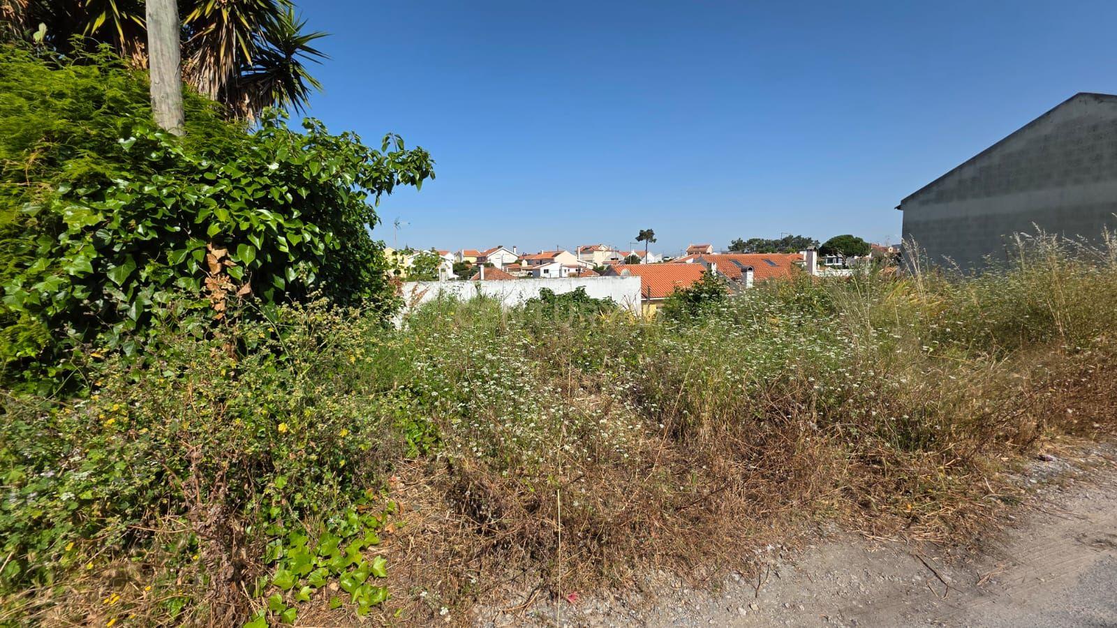 Land for sale in Almada, Portugal — €139,000