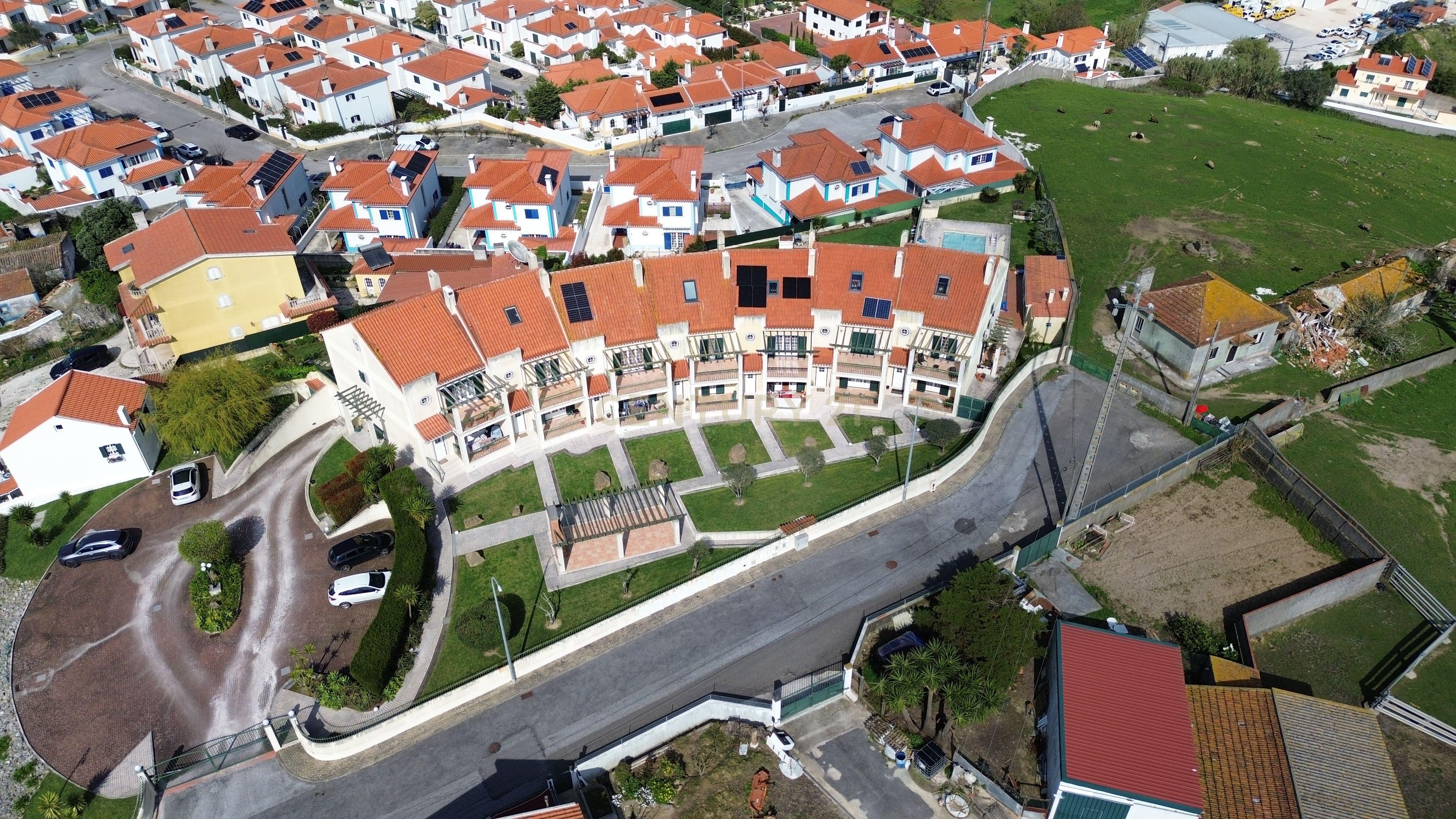 Fotografia 4 de Moradia T3 + Sótão com Piscina Privativa - Mafra