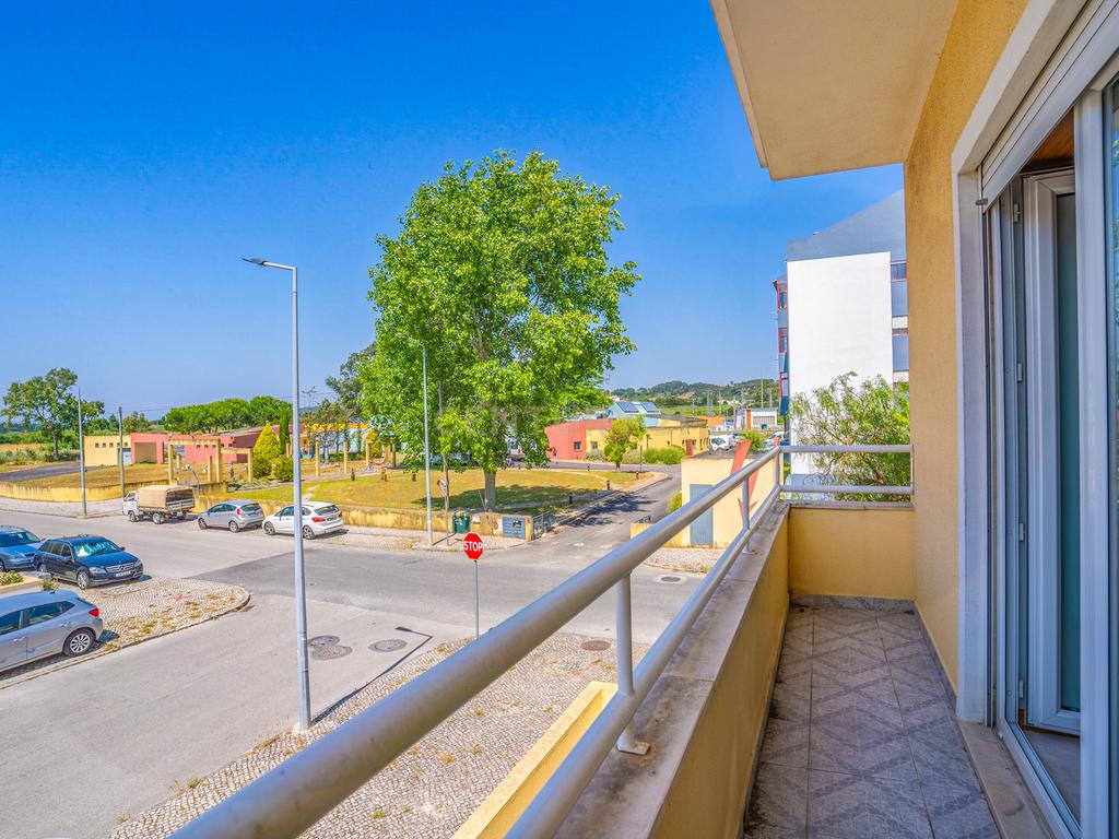 Apartamento T3 com garagem - Cidade Nova, Caldas da Rainha - Image 17