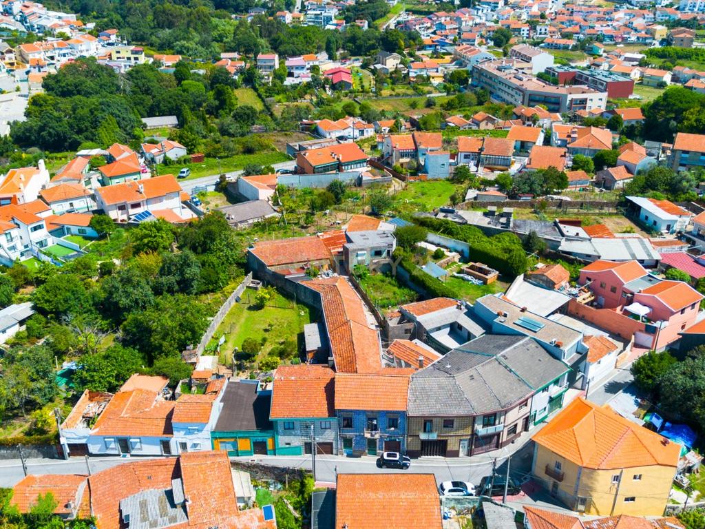 Moradia com 2 Habitações + Espaço para Comércio e Serviços | Baguim do Monte | Gondomar - Image 61