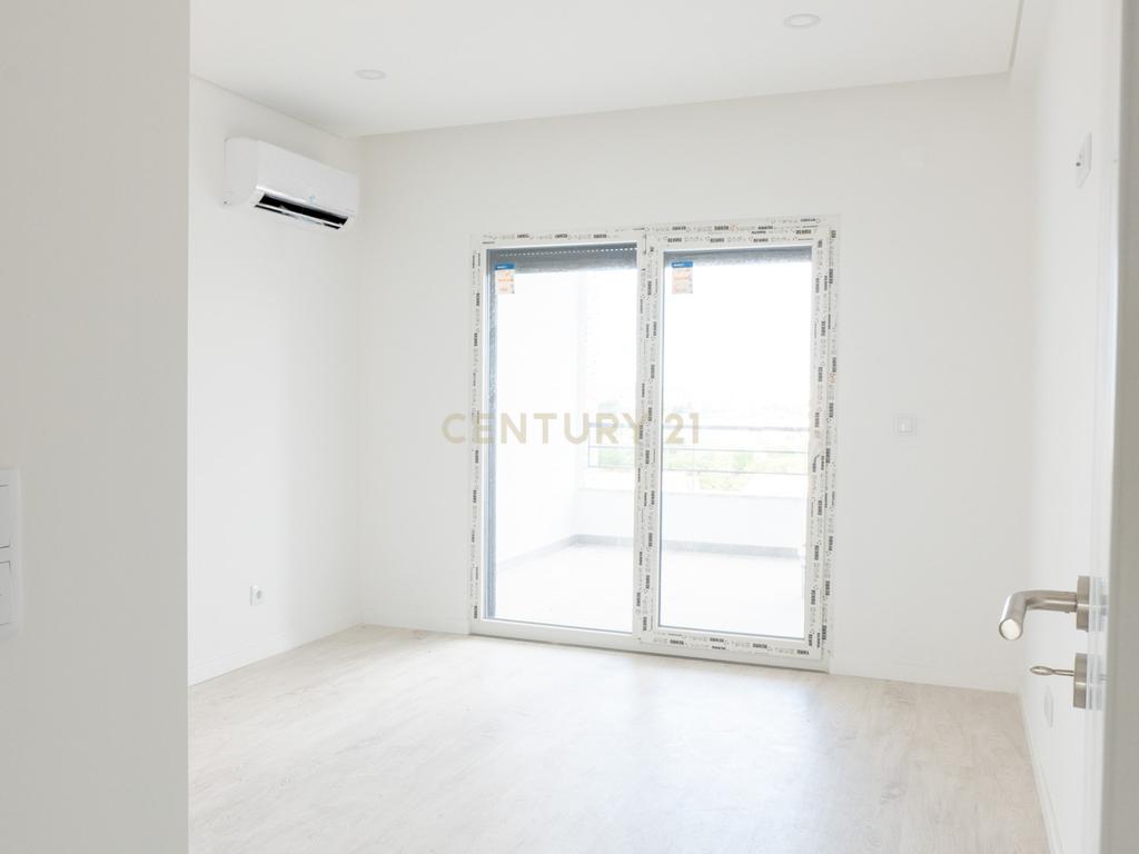 CONDOMINIO QUINTA DA LADEIRA - T2 e T3 COM TERRAÇOS, CHURRASQUEIRA E JARDIM - Image 20