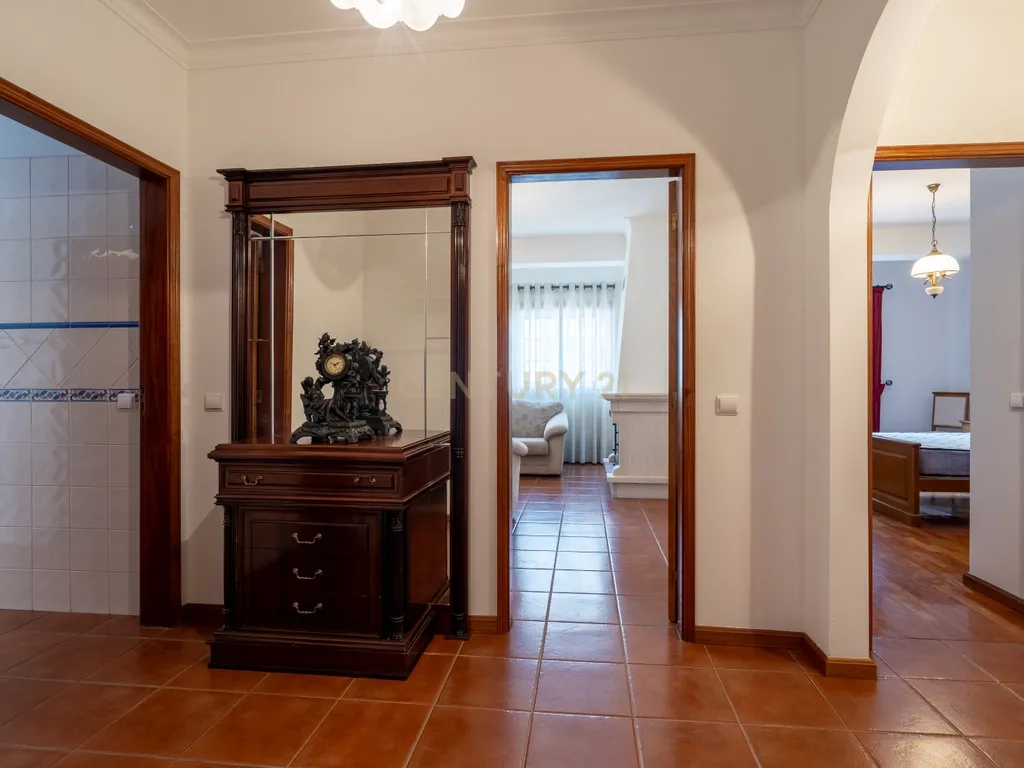 Moderno T1 em Lousã, quase novo e pronto a habitar - Image 6