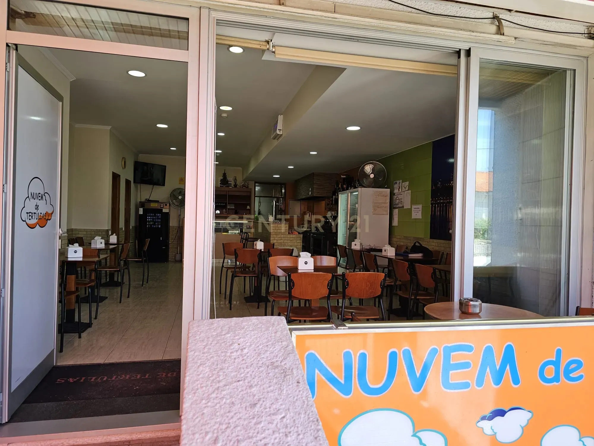Pão Quente/cafetaria para trespasse à Salvador Caetano - N222 - Image 12
