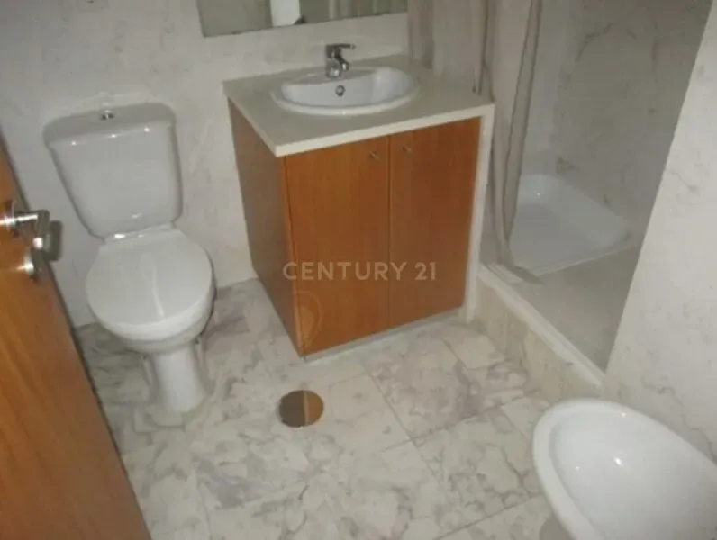 T2 no Empreendimento da Quinta da Seara - Image 7
