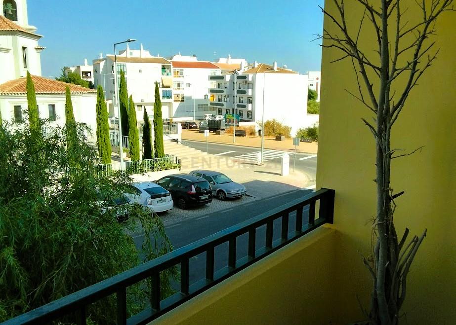 Apartamento T3 em Almancil, condomínio com Piscina, Jardim e Garagem  - Image 13