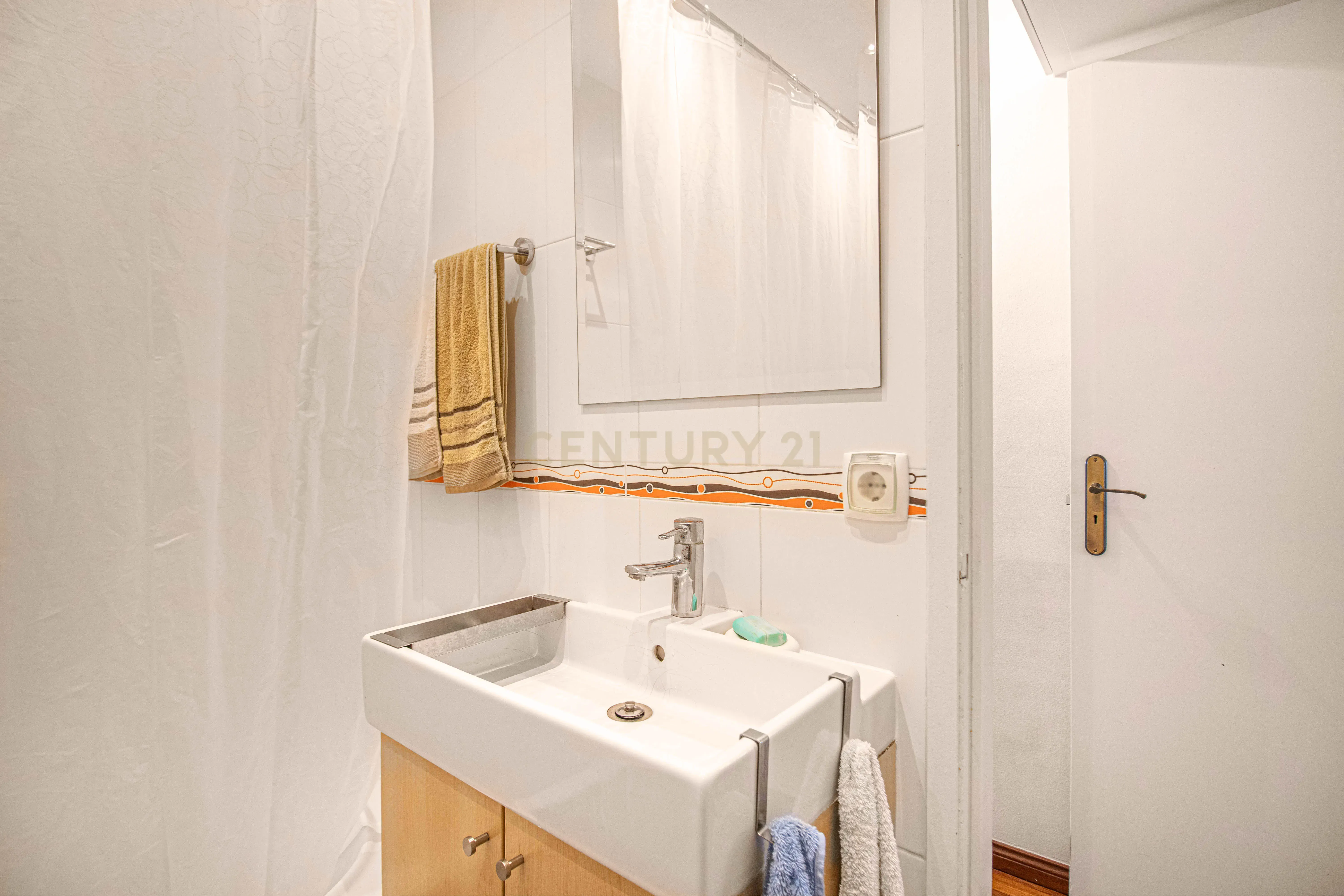 Apartamento T3 com Garagem - Ameixoeira - Image 15