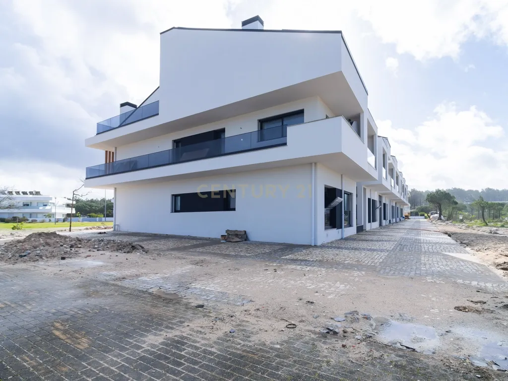 Excelente Apartamento T3 NOVO na Praia Pedra do ouro - Image 22