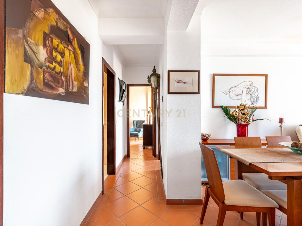 Apartamento T2+1 perto da praia - Image 2