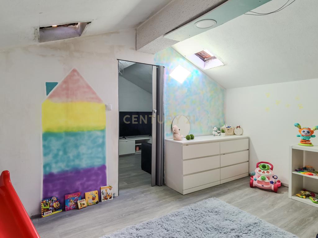 Apartamento T2, de 2 frentes, localizado em Rio Tinto, com Sótão e Garagem Box - Image 24