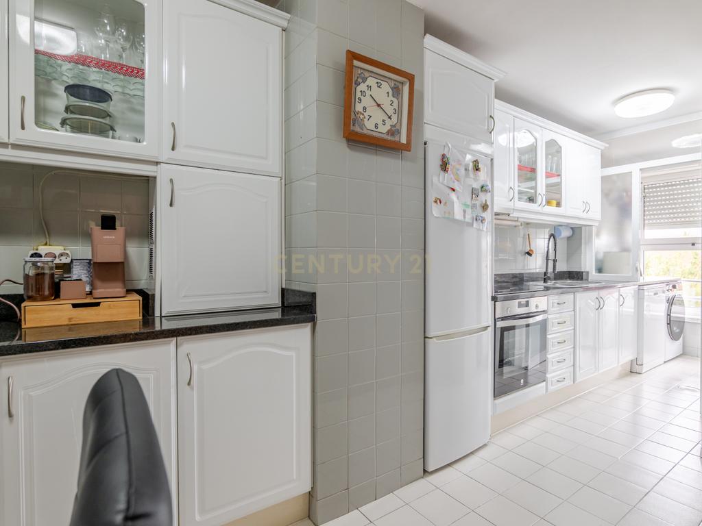 Apartamento T2 na Senhora da Hora, Matosinhos - Image 18