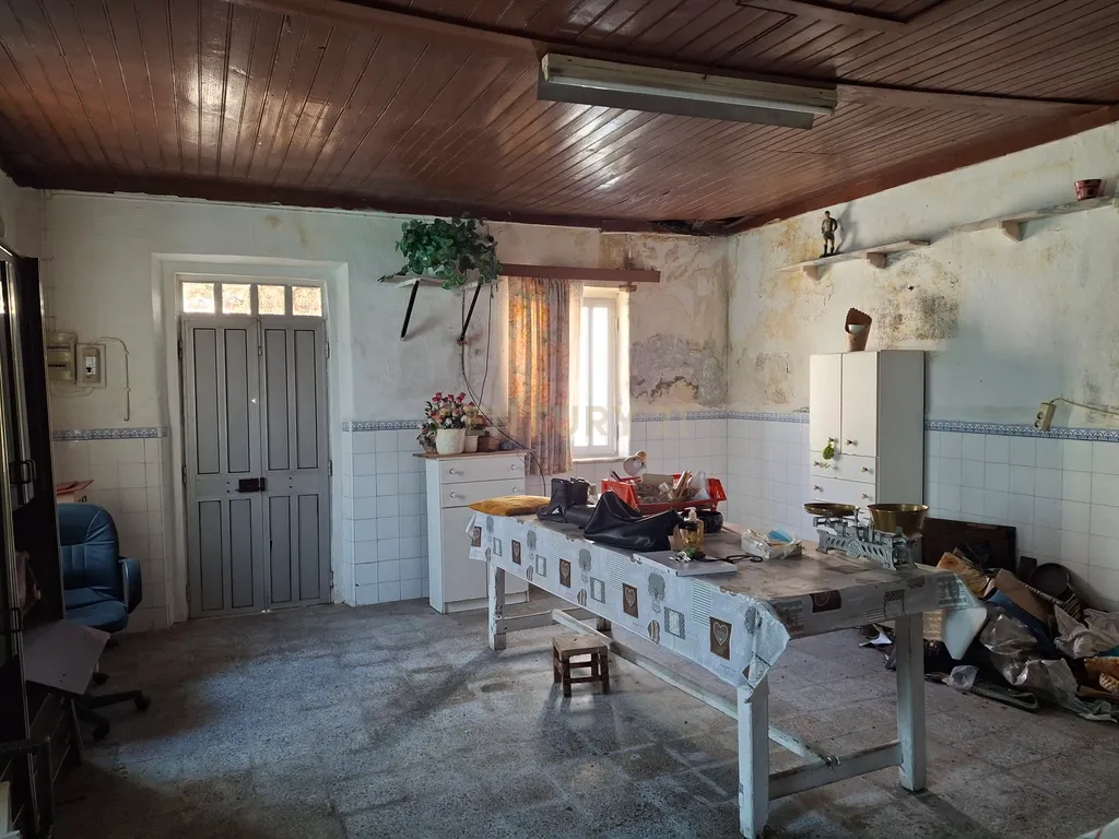 Moradia para Recuperação no Montijo com Jardim e Garagem - Image 26