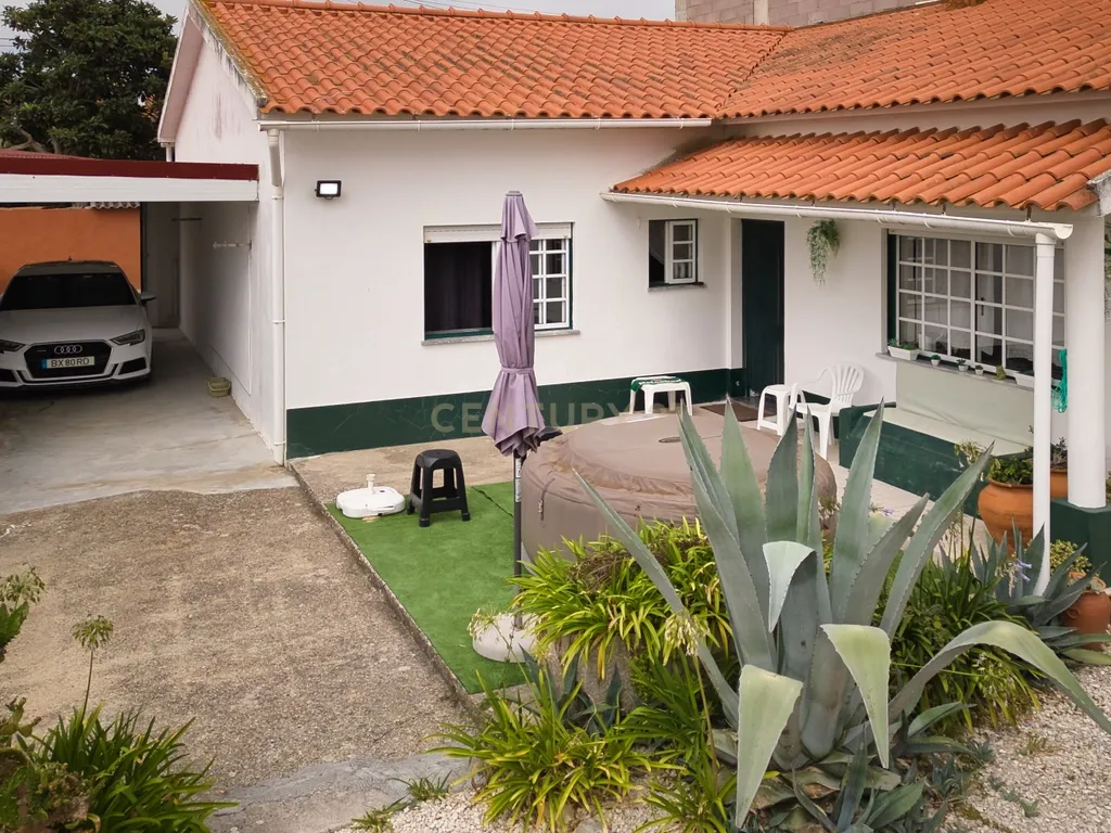 Linda Moradia T2 com Jardim e garagem a poucos kms de Martinho do Porto - Image 19