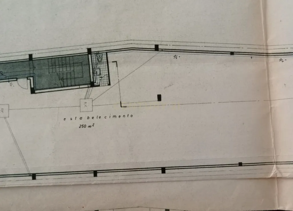 Loja com 250m2 no coração da cidade de Santo Tirso - Image 29
