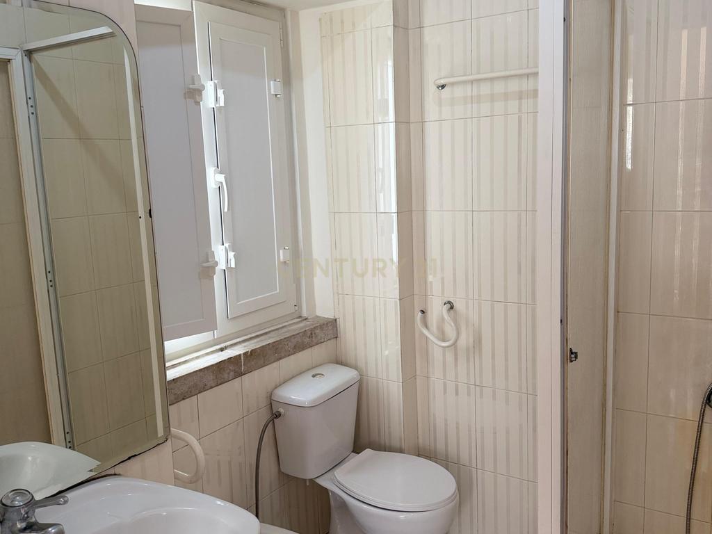 Apartamento T5 com estacionamento nas Avenidas Novas - Image 6