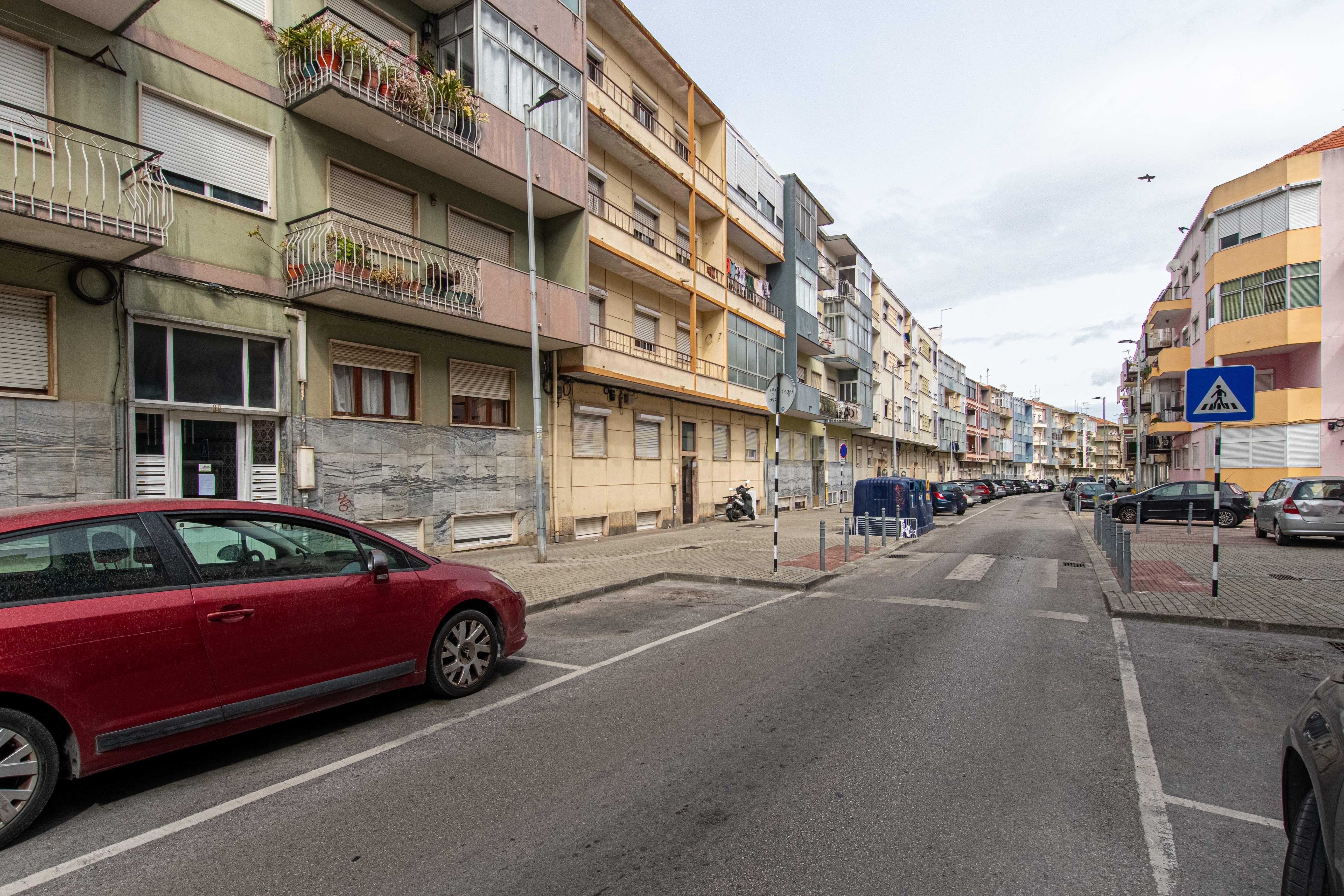 Fotografia 10 de Apartamento T2+1 na Amora – Excelente Localização e Acessos!