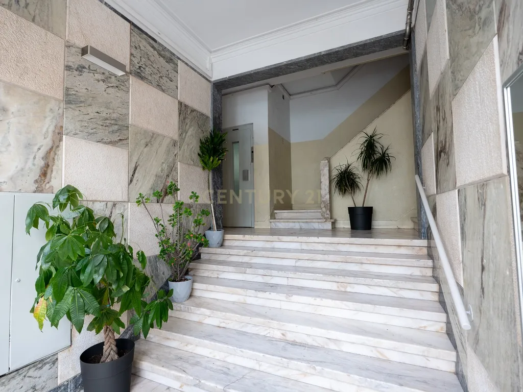 T2 Renovado em Odivelas — Conforto, Luz Natural e Localização Privilegiada - Image 4