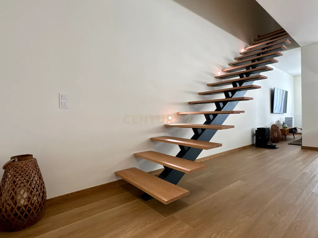 Moradia Contemporânea de Três Frentes | Gondomar, Porto - Image 23