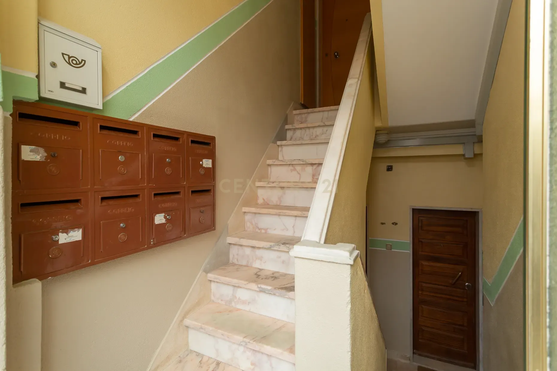 Apartamento T1+1 mobilado com Vista para o Rio em Lisboa - Image 31