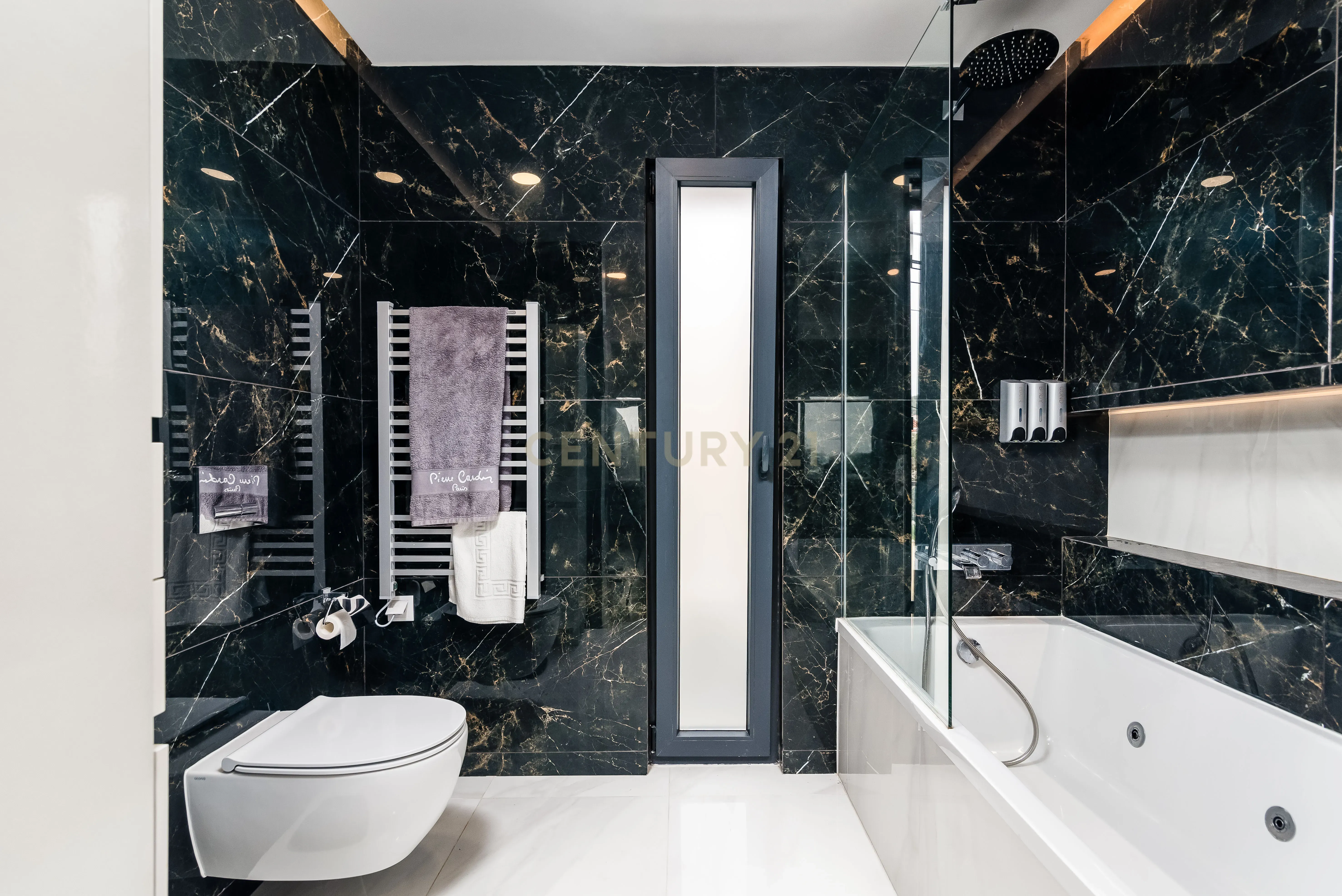 Luxuosa Moradia T3 com Vista Panorâmica em Loures, Lisboa para investimento! - Image 24