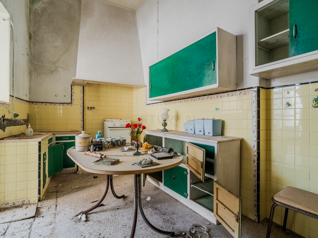 PRÉDIO PARA RECUPERAR, NO CENTRO HISTÓRICO DE PENICHE - Image 23