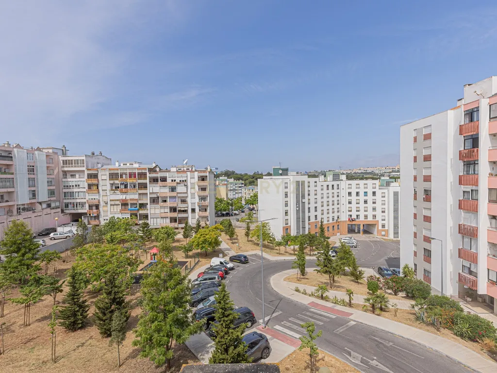 Magnífico apartamento T2 no Feijó - 1 andar com elevador - Image 14