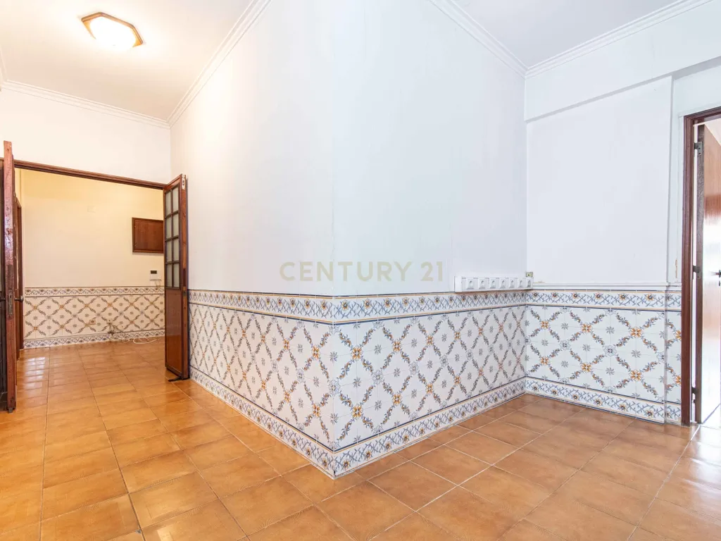 Apartamento T3 + 74m2 de área extra em Agualva-Cacém - Image 25