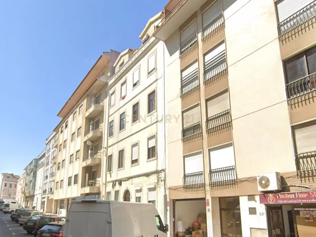 Apartamento T4 para arrendamento na freguesia de Arroios, em Lisboa - Image 27