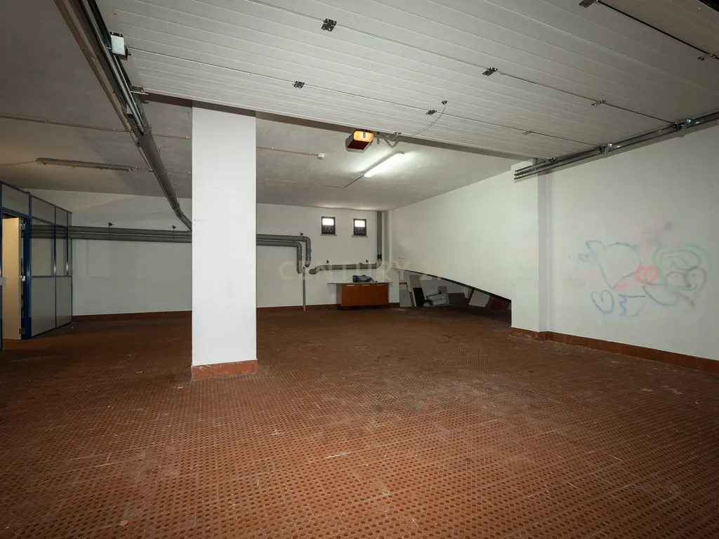 Apartamento de tipologia T3, com 2 varandas, 2 WC e box para 4 viaturas, situado no Jardim da Amoreira - Ramada em Odivelas. - Image 51