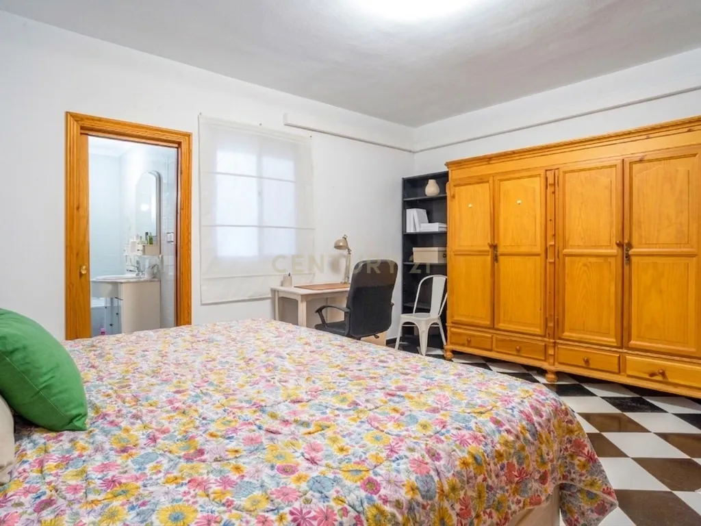 Propriedade única com 2 habitações independentes, piscina e zona desportiva em Alhaurín de la Torre - Image 25
