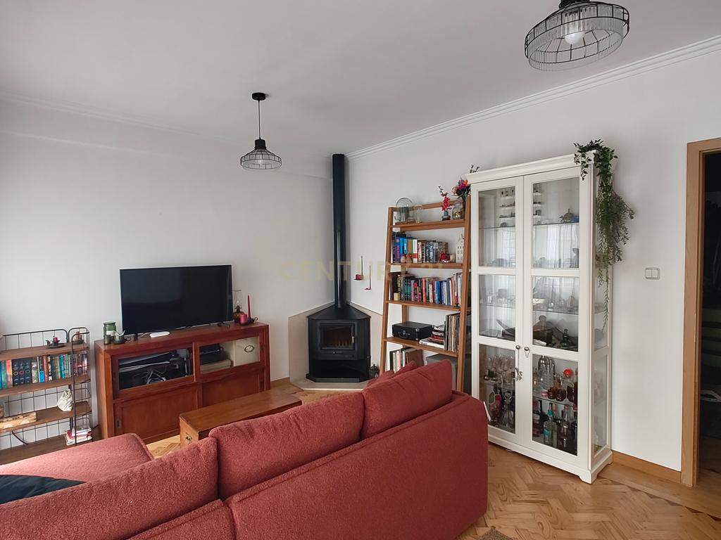 Apartamento duplex T3 + 2 em Queluz - Image 30