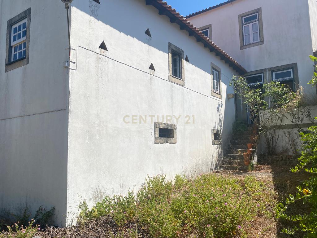 Casas Senhoriais Início Sec XIX + Terreno 4100m2 | 20 minutos de Coimbra - Image 32