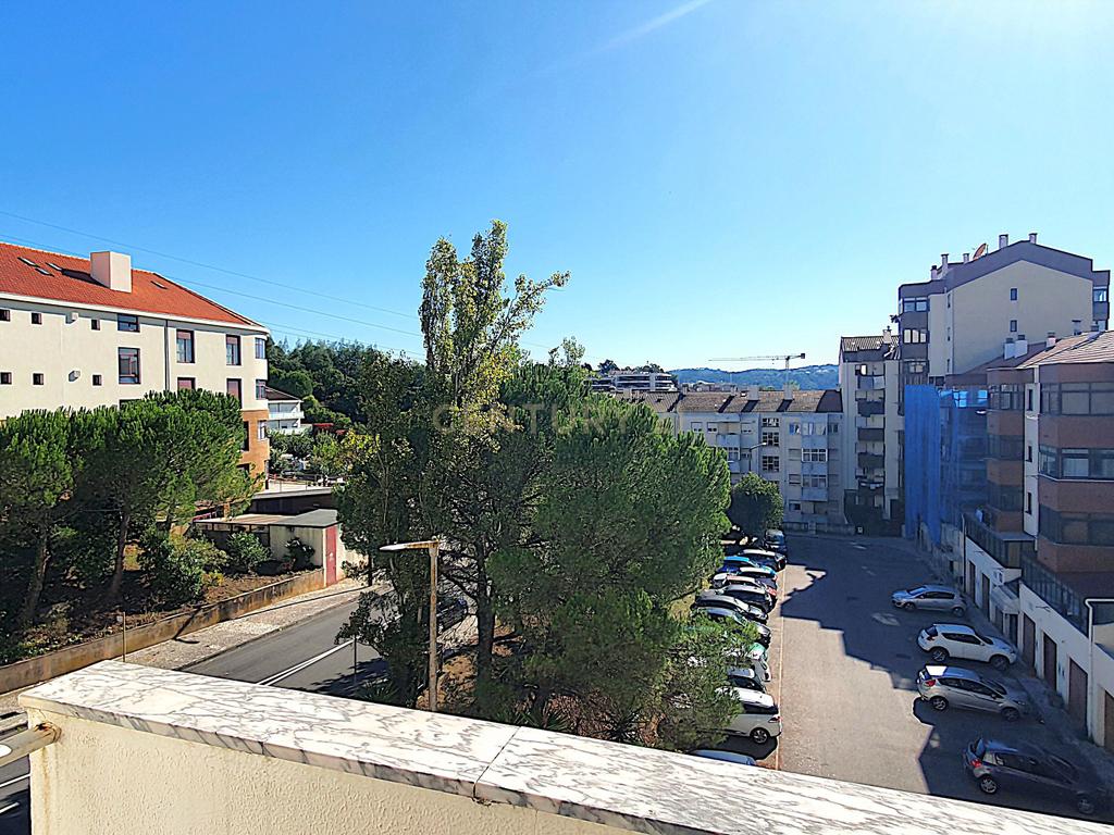 Apartamento T3 I Elevador I Centro Cidade Coimbra - Image 7