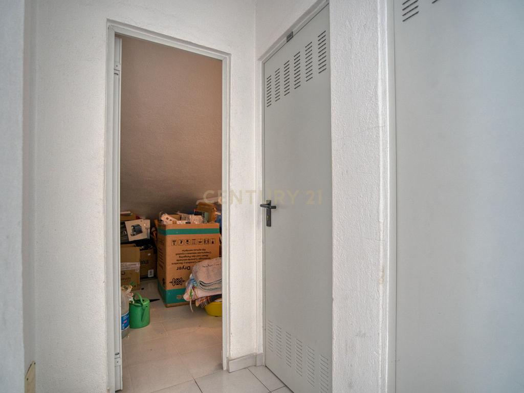 T2 com Box e Arrecadação – Ramada, Odivelas - Image 15