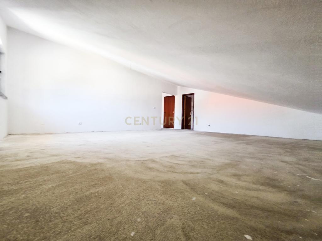 Moradia T3 + Loja em Fernão Ferro, Seixal - Oportunidade Única! - Image 53
