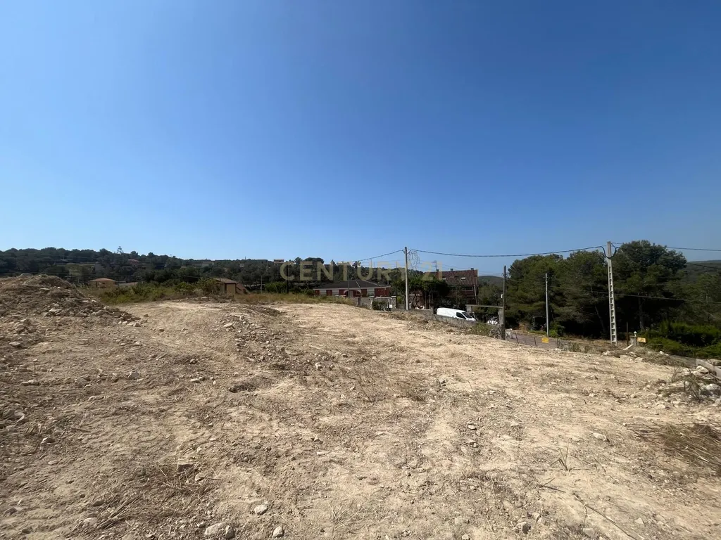 Terreno Construível em Barcelona com Vista para o Mar e Montanha - Image 4