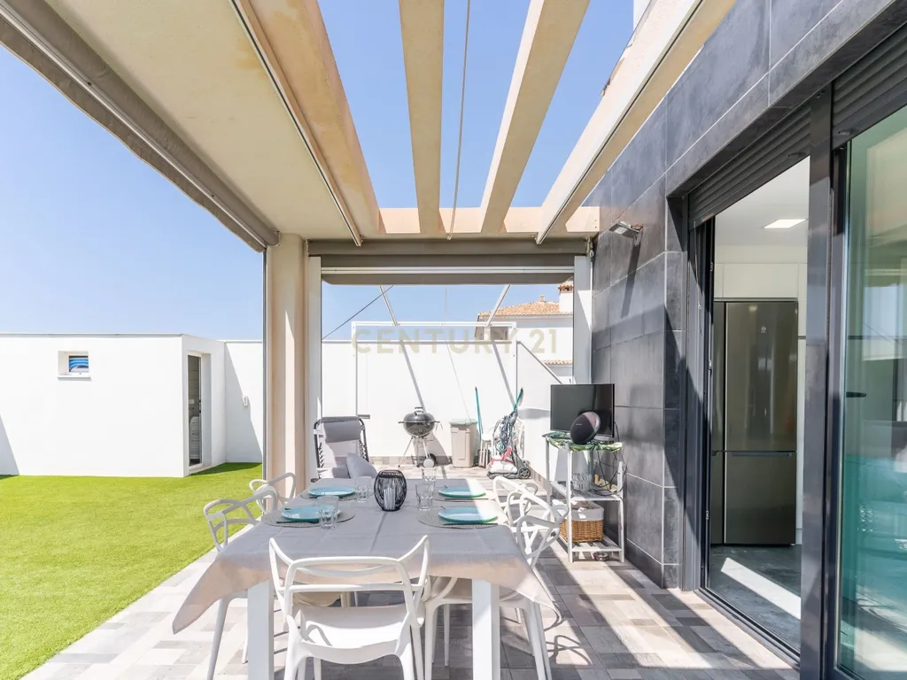 Luxuosa Moradia T4 com Vista Mar e Piscina em Almería - Image 84