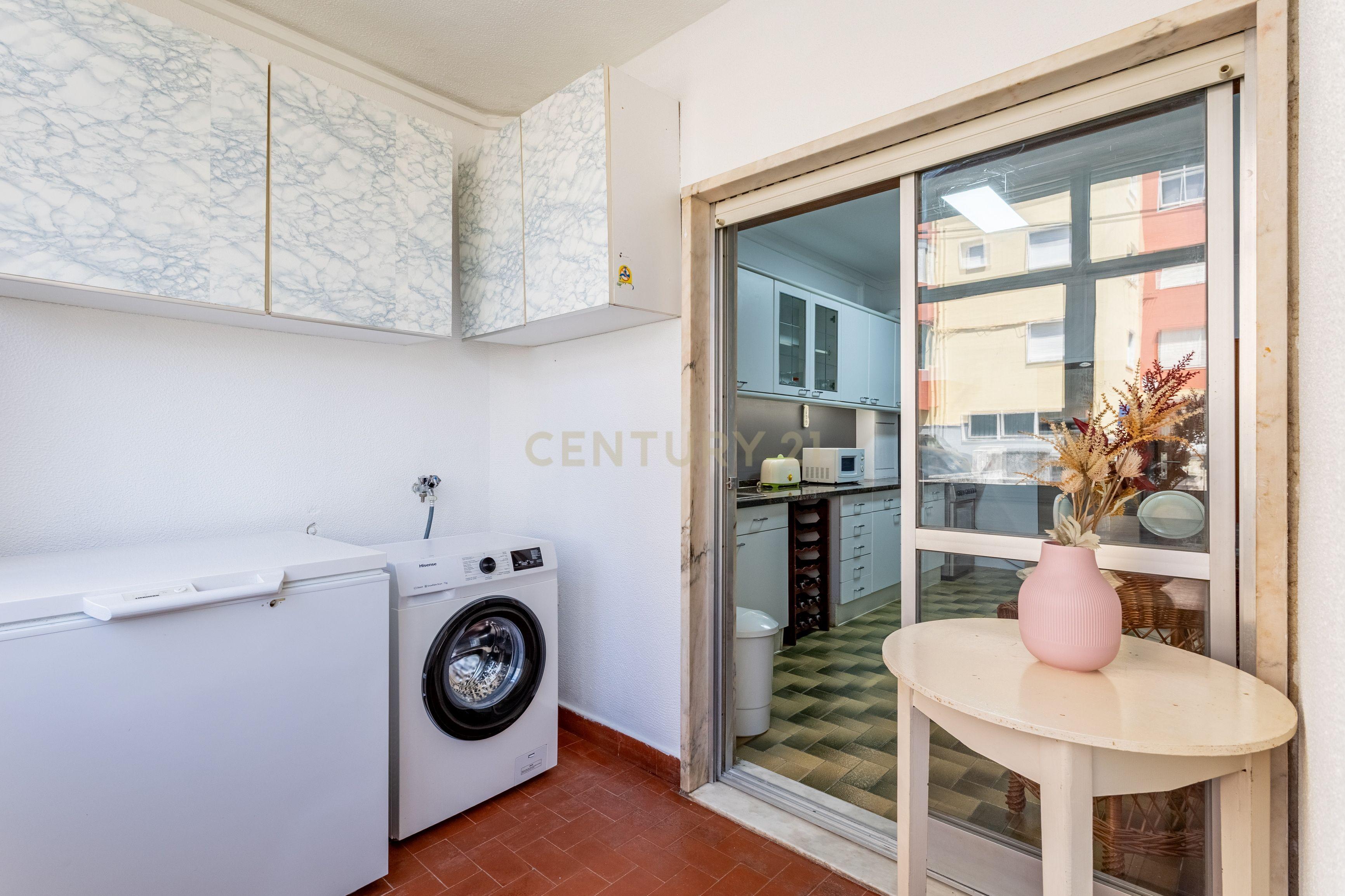 Fotografia 9 de Quarto 2 - Em Apartamento com mais 2 quartos - junto a Urb. Vila Chã (Amadora)