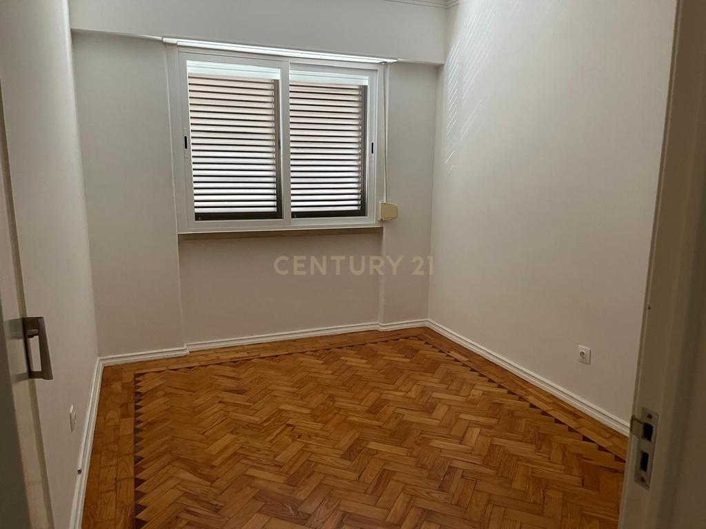 Apartamento T2 em Odivelas - Perto de Todas as Comodidades - Image 3