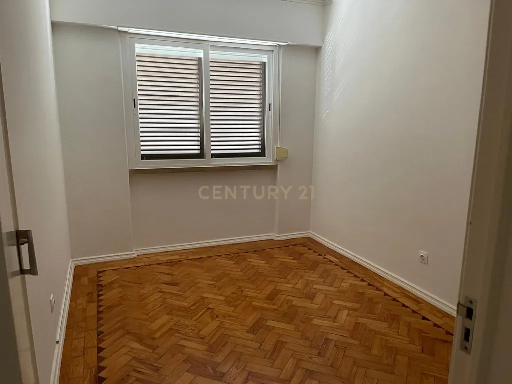 Apartamento T2 em Odivelas - Perto de Todas as Comodidades - Image 3