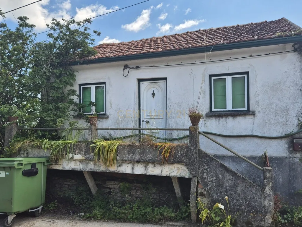 Moradia T2 para recuperar no centro da aldeia de Vale Centeio – Pombalinho - Soure - Image 2