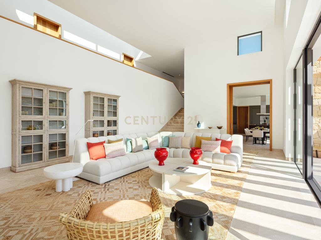 Villa Green 10: Elegância Contemporânea e Luxo à Beira do Golfe na Finca Cortesin - Image 9