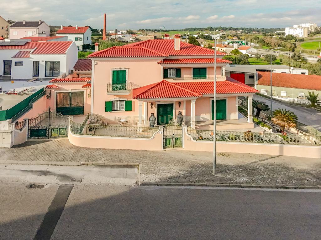 MORADIA T4 - SANTARÉM - Conforto, Elegância e Funcionalidade - Image 79