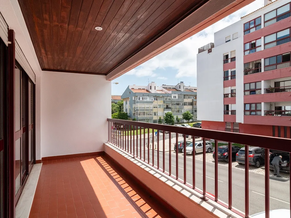 T2 com garagem e varanda no parque dos Poetas em Oeiras - Image 14